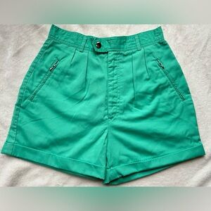 Vintage High Waist Kelly Green Pleated Chino Shorts size 10 with Pockets 90s